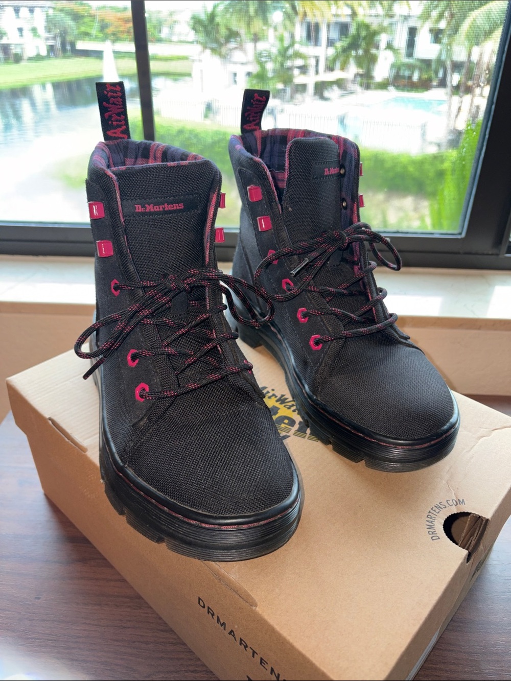 Dr Martens AirWair Combs Women’s Boots